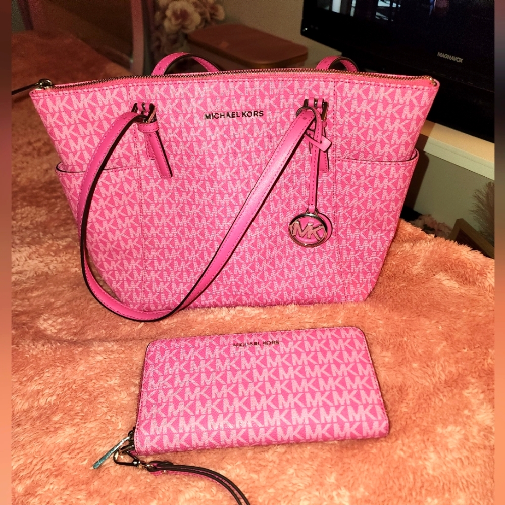 NWOT Michael Kors Pink Women's Bag and Wallet Set